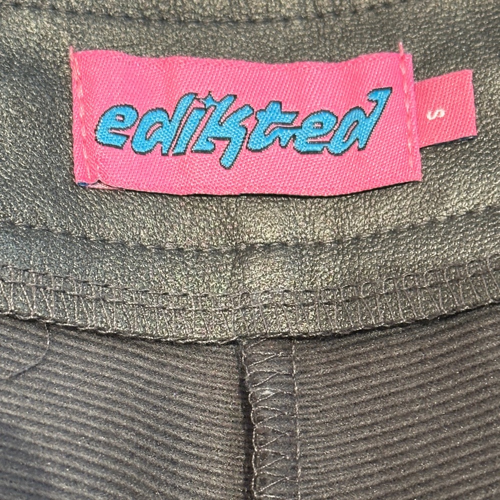 Edikted Dark Brown Women Cargo Shorts - Picture 3 of 3